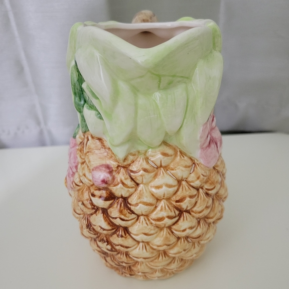 Vintage hand painted pineapple 🍍 pitcher jug - Picture 5 of 8